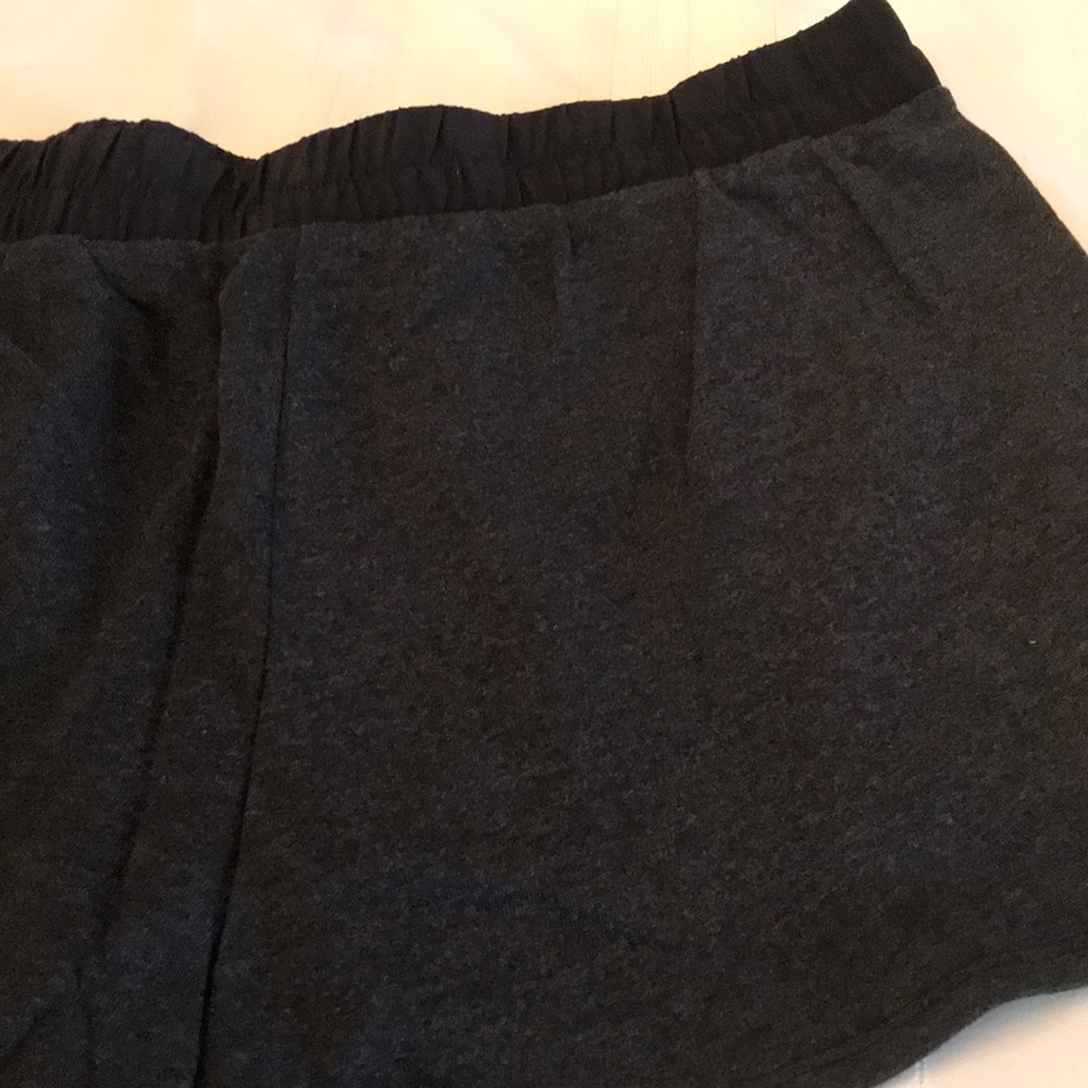 Fabletics Shorts - Picture 4 of 5